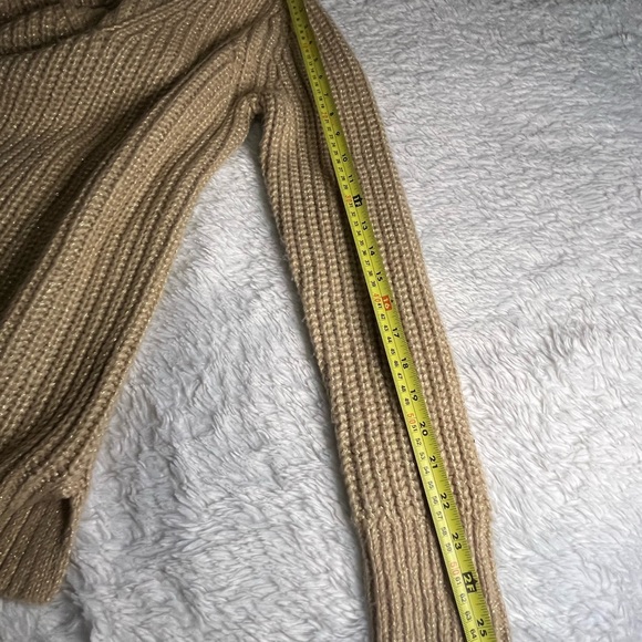 LOFT V-Neck Oversized Side Slits
Ribbed Trim Beige Shimmer Pullover
Sweater Sz M - Picture 11 of 11